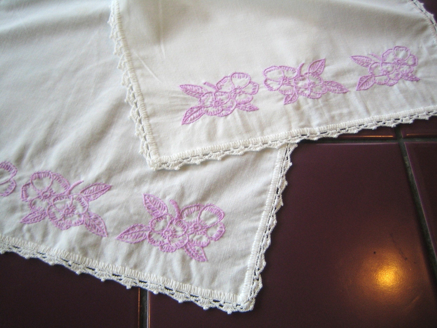 PANSIES  Vintage table runner 40s 50s Lavender