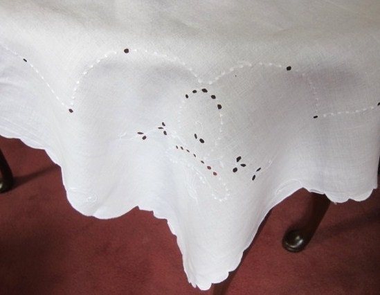 Tablecloth vintage whitework exquisite baskets