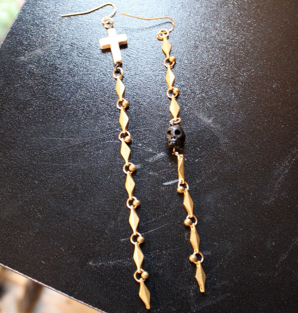 Black & White Skull and Cross Duster Earrings