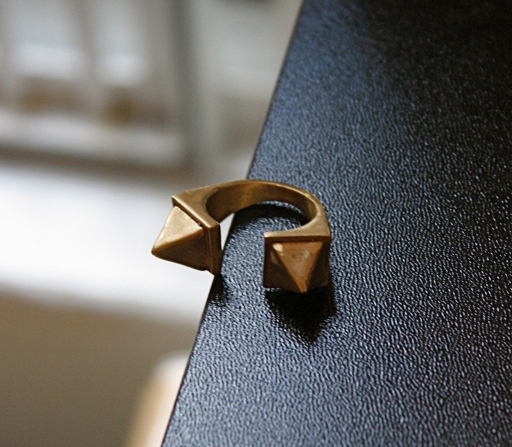 Horus Double Pyramid Ring
