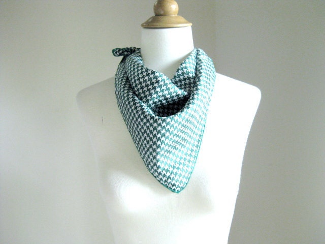 Vintage Green Houndstooth Square Scarf Geometric Pattern