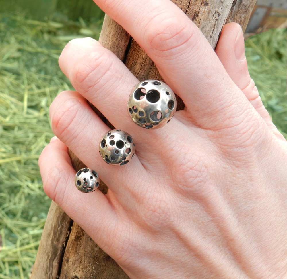 Triple Moonball Ring in 925 Sterling Silver