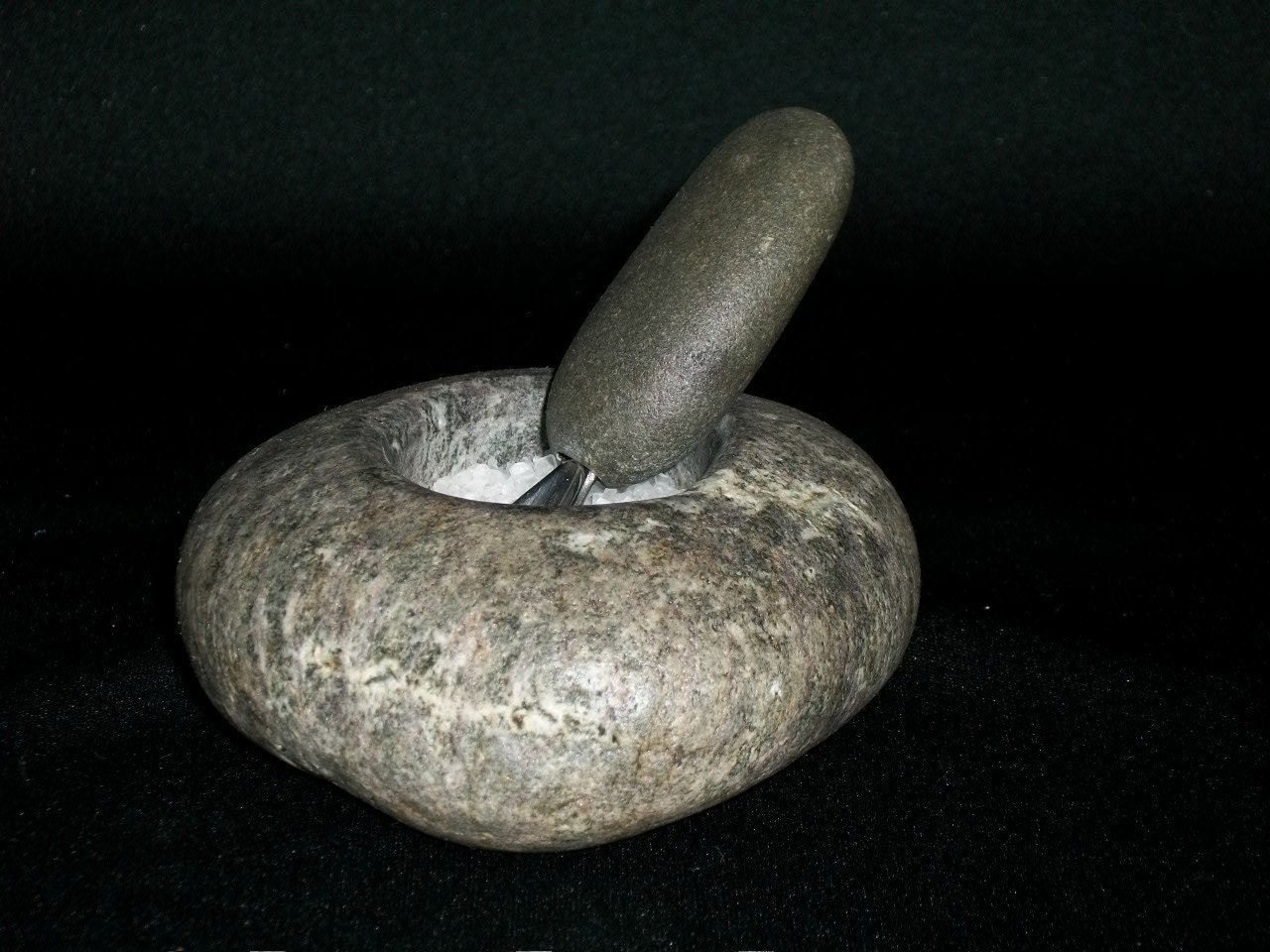 Mainestone salt cellar with river rock spoon