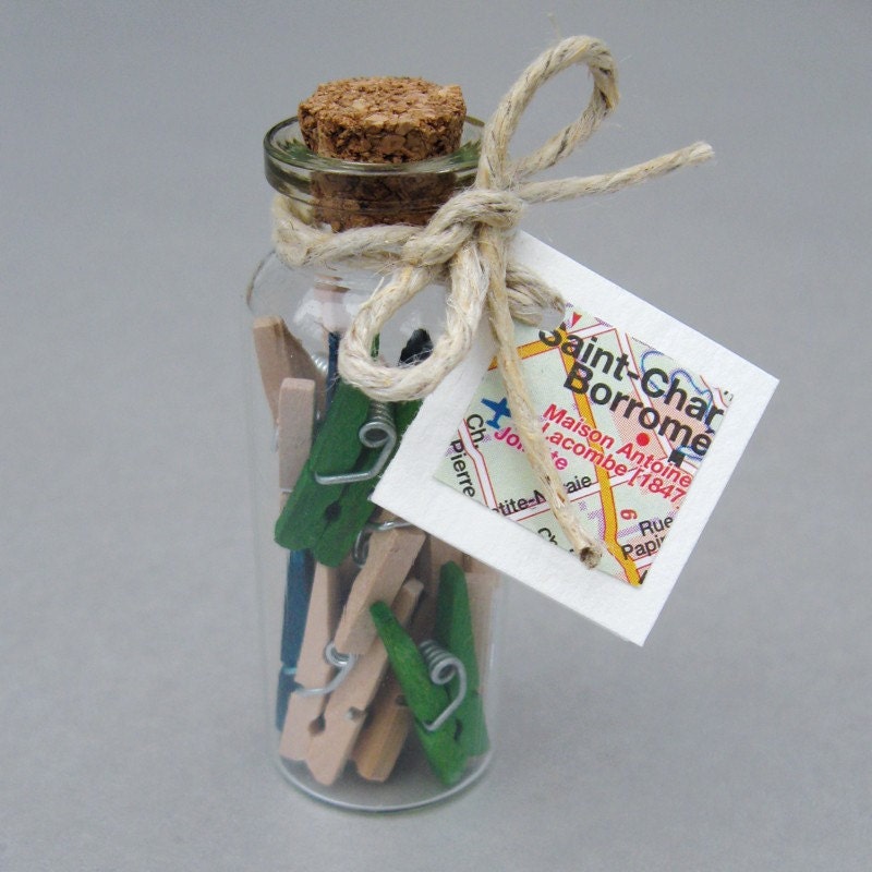20 map & travel themed gift tags made with original vintage and recycled materials