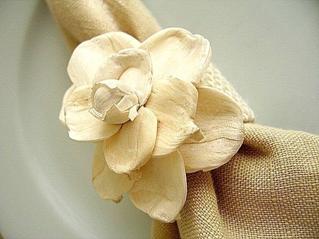 IN BLOOM - Set of 6 elegant, paper flower, napkin rings. houseofpeltier
