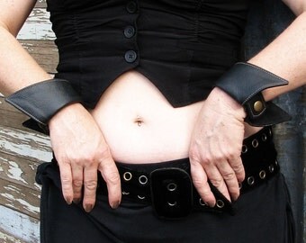 Ladies Black Leather Vamp Wrist Cuffs