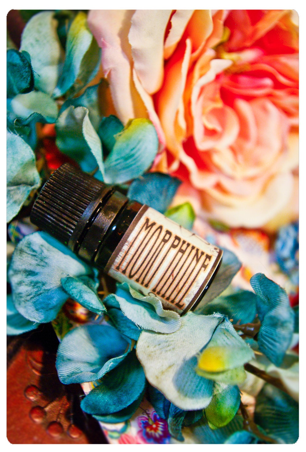 morphine - natural perfume oil - 1/6 oz