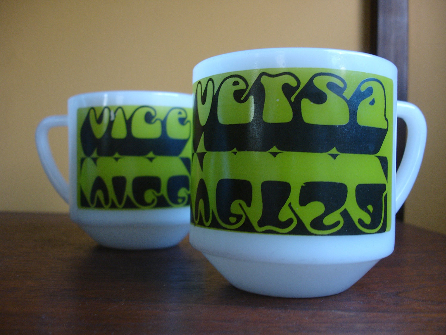 Vintage Federal glass Vice Versa mugs... retro serving.