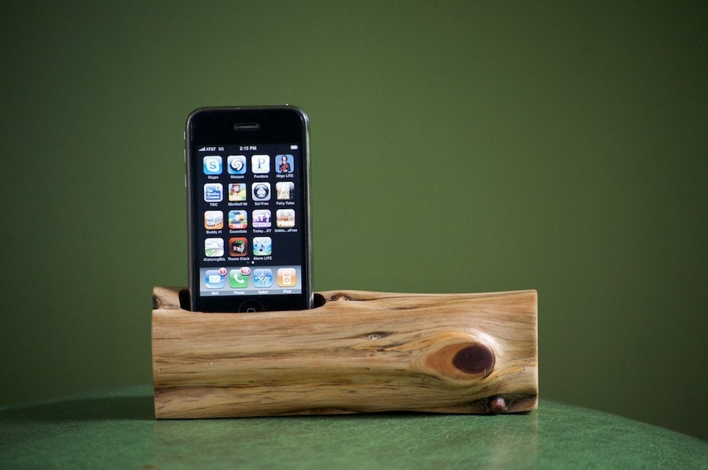 iPhone/iPod docking station Made to Order