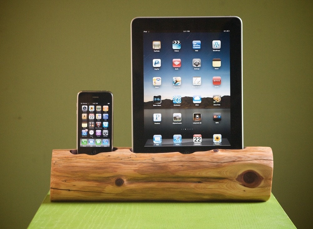 iPad/iPhone dual docking station