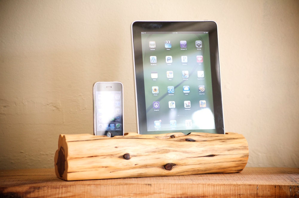 iPhone & iPad docking station