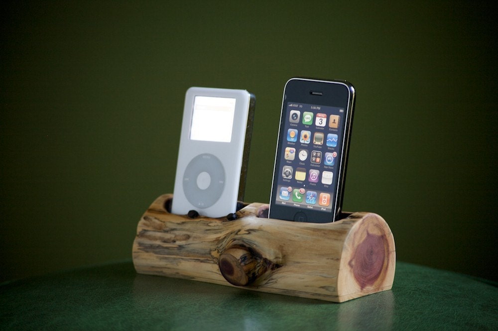 dual iphone\/ipod docking station, made to order