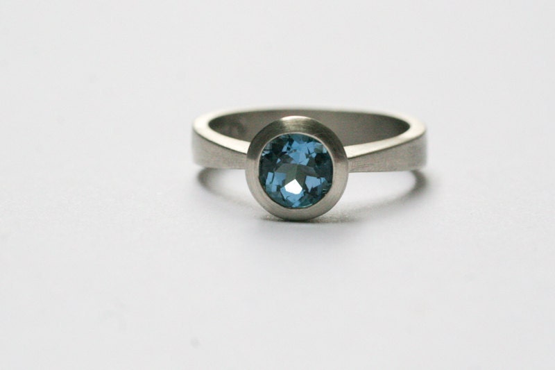 14k White Gold Blue Topaz Ring