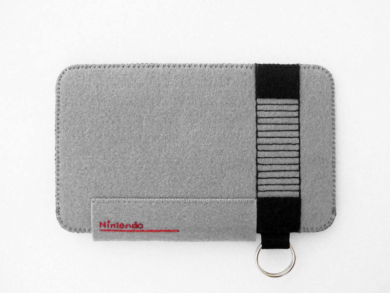 iPhone / iPod Touch: NES Felt Case