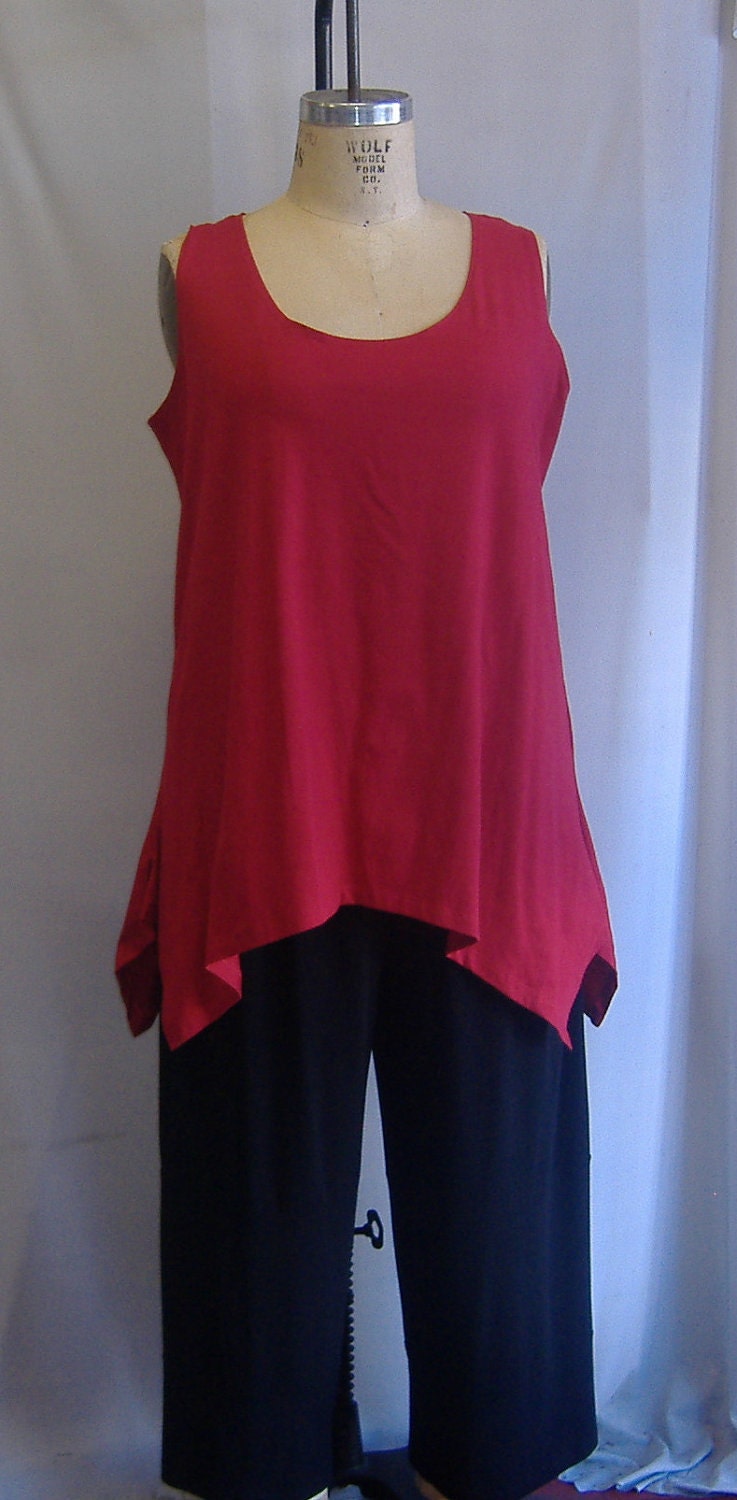 Coco and Juan Lagenlook Plus Size Red Traveler Knit Angled Tank Top Size 1 Fits 1X,2X Bust to 52 inches