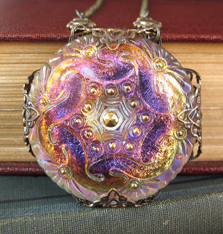 Rose Window XX Cathedral - Purple glass fantasy necklace - Elysia