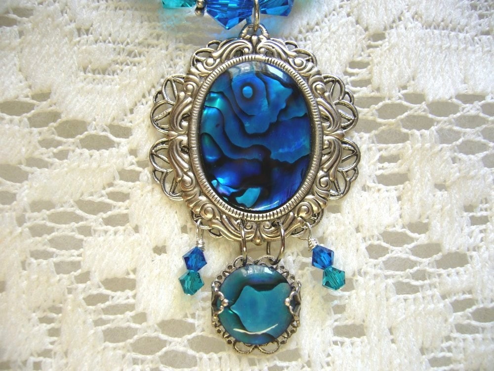 Bright Blue Green Paua Shell Victorian Necklace