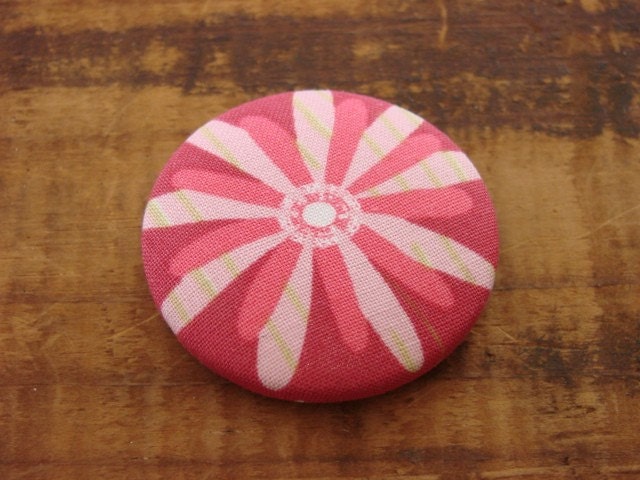Pink Daisy Magnet