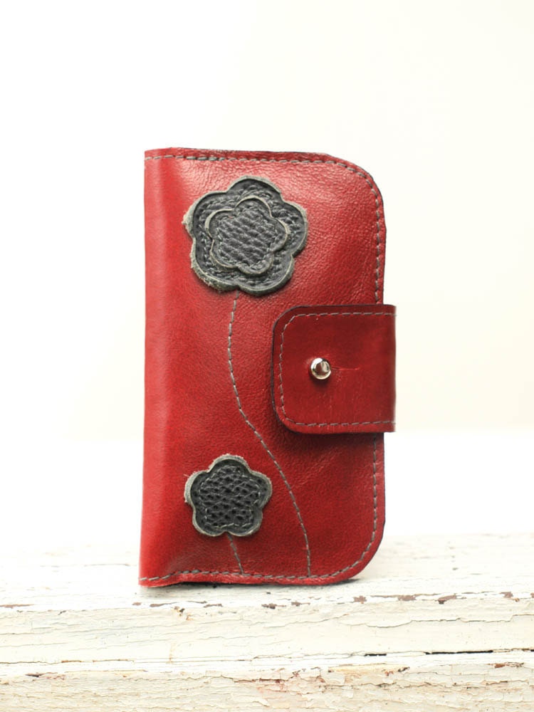 iPhone Leather Wallet  Glossy Red and Gray Leather Floral Applique Retro Flower Gadget Case // Grey Poppy