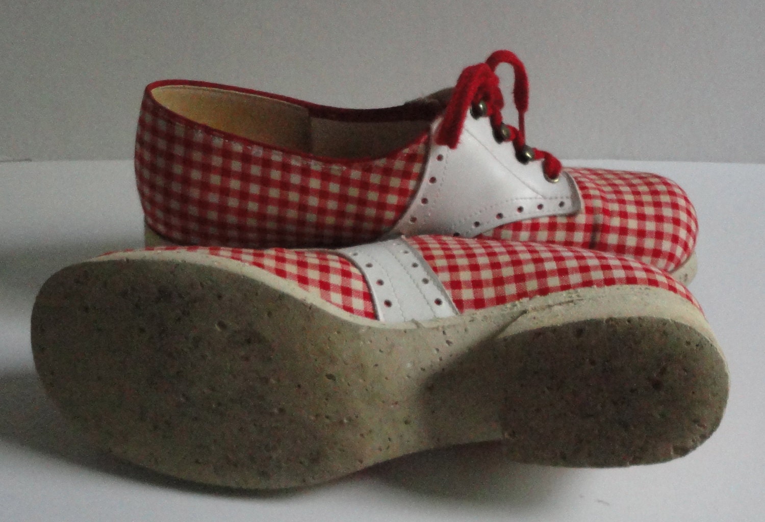 1970s Red Gingham Check and Leather Platform Shoes. Size 8 1/2 B