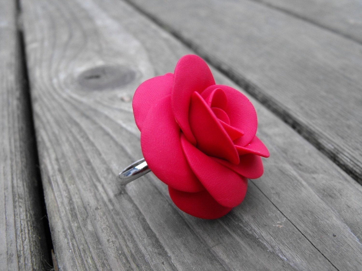 Red Rose Ring