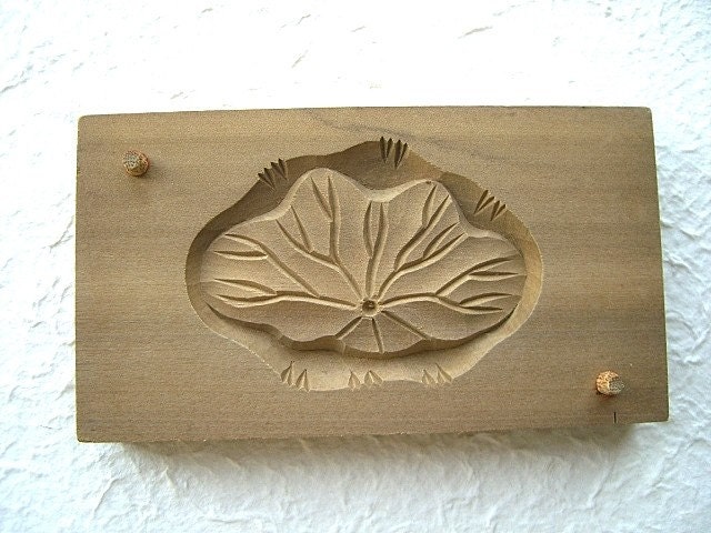 Vintage Japanese Kashigata Sweets Mold - Lotus Leaf D