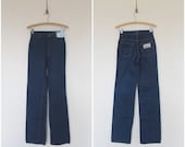 vintage levis / high waisted jeans / dark denim straight leg jean