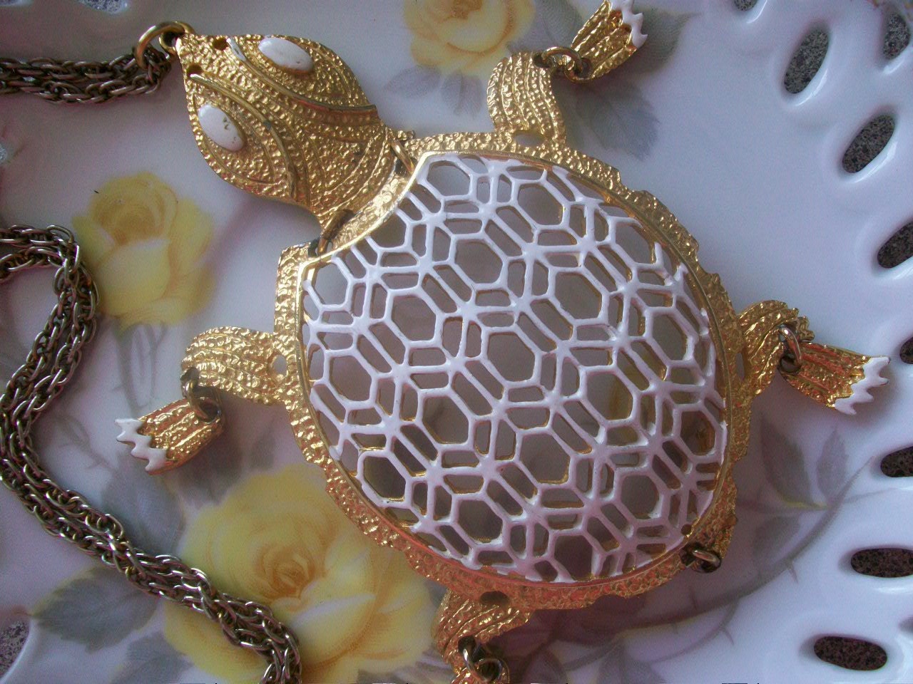 Slow And Steady Wins The Race, Vintage Enamel Articulated Turtle Pendant Necklace Mod Retro Glee