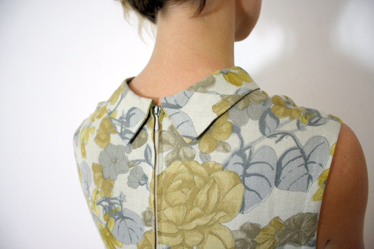 Vintage dress / 60s gray and yellow floral Twiggy / size M