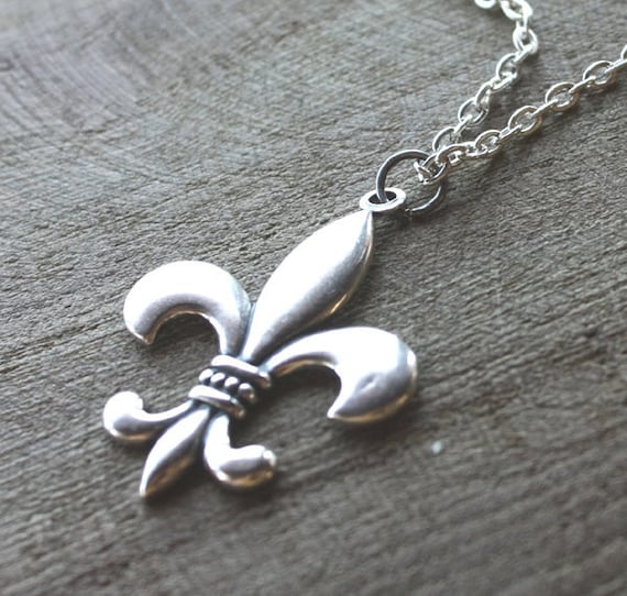 Pendant, Lily Flower Charm, Antiqued Silver, 18 Inch Chain, Vintage, France, French - Fleur-de-Lis
