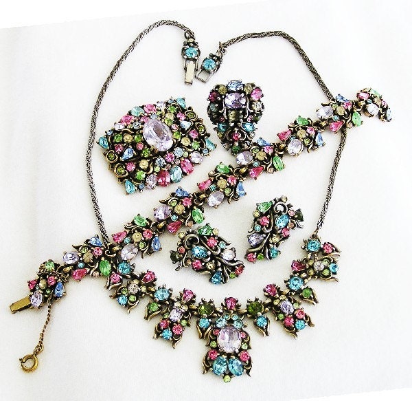 Hollycraft 1950 Pastel Grand Parure