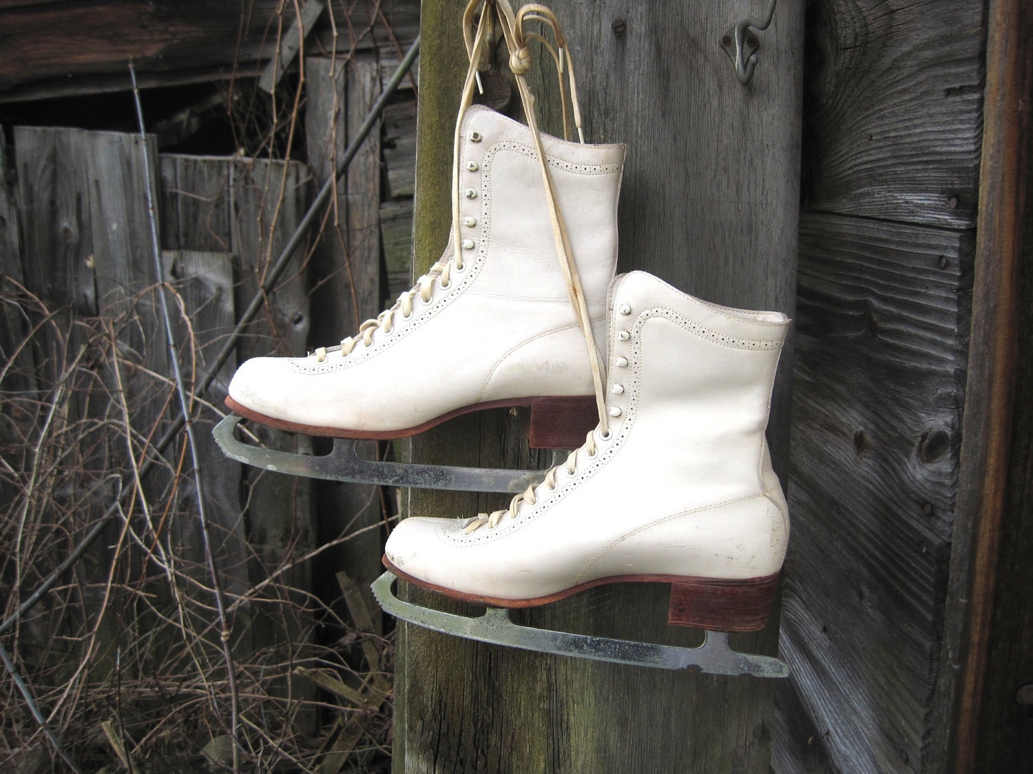 Vintage Womens White Leather Ice Skates Winter Holiday Home Decor
