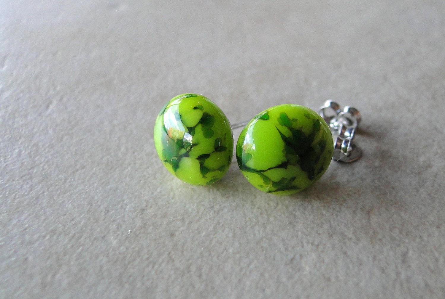 Green Marble Effect Silver Plated Glass Studs (70)