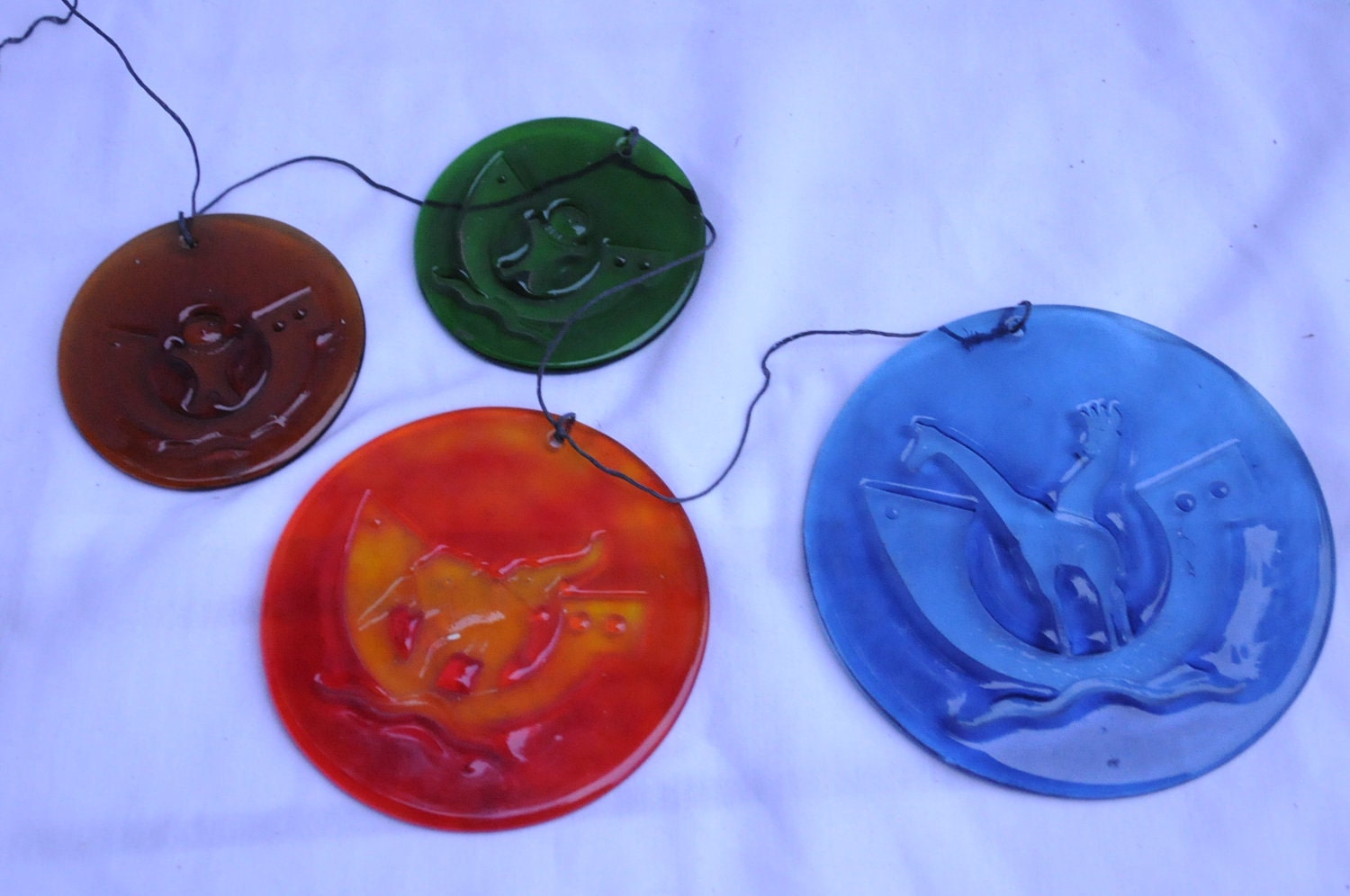 4 Retro Glass Suncatcher Discs Elephants Giraffees