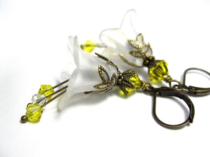 Vintage Style Flower Earrings, Yellow, White, Swarovski, Wedding Jewelry, Bridal, Feminine, Gifts for Her, Womens Accessories, Lemon Zest