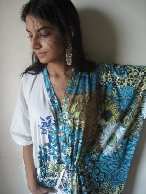 Nursing Kaftan - White with blue border