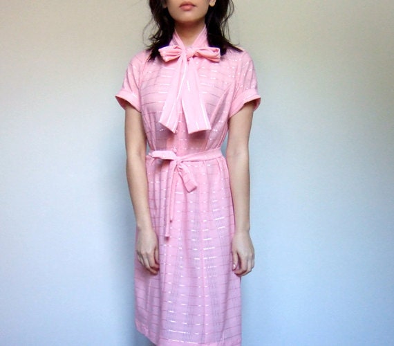 Light Pink Dress Vintage 70s Secretary Dress Short Sleeved Ascot Tie Spring Pastel Dress - Large. Extra Large. L/ XL
