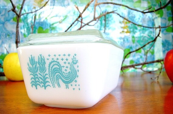 BUTTERPRINT Pyrex Refrigerator Dish