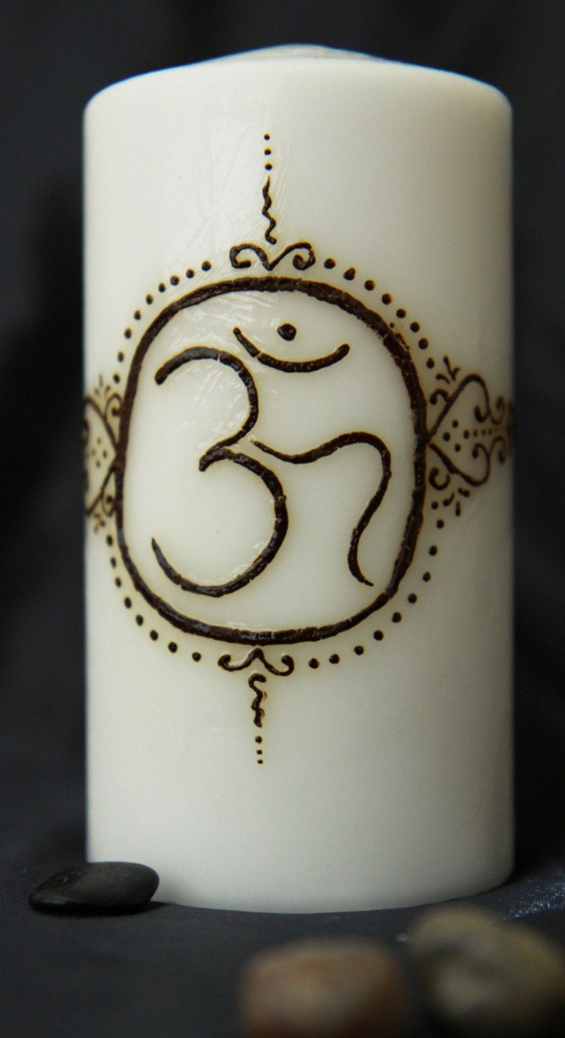 Henna Om Candle