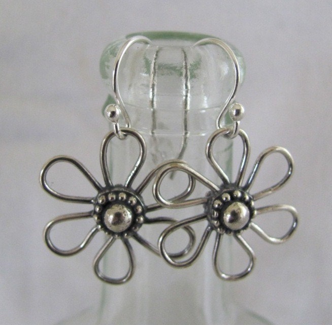 Sterling silver daisy earrings