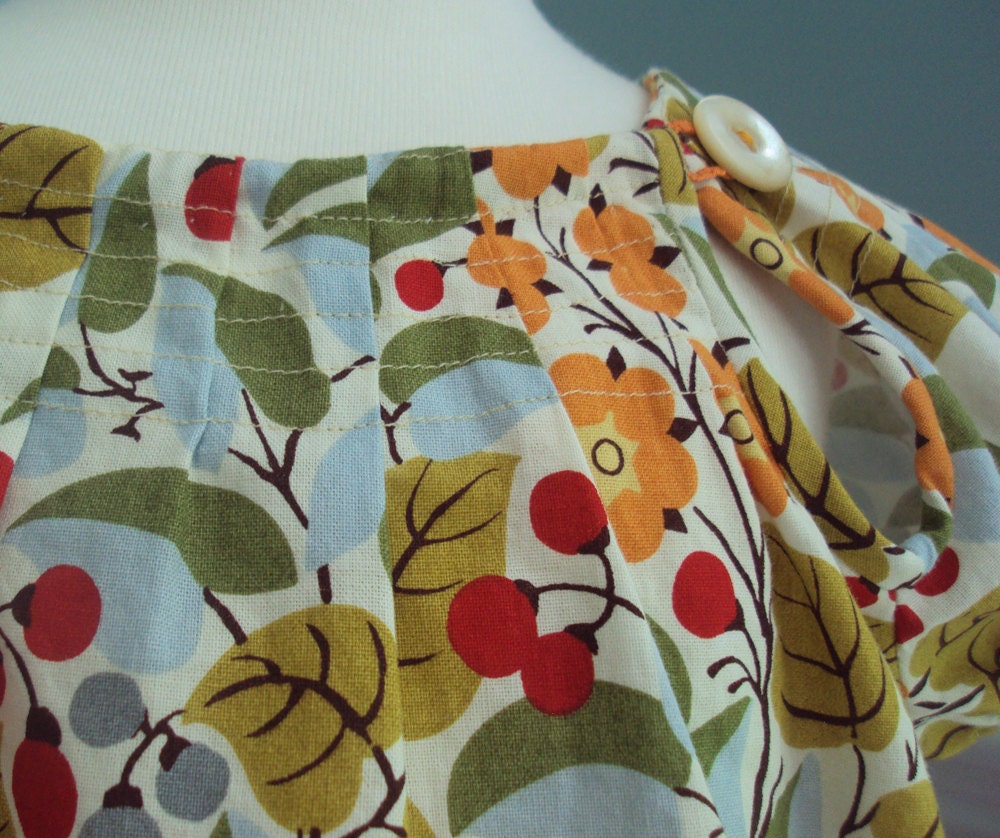 Tucked Bishop Neck with Keyhole Side seam Closure size 6 ready to ship