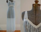 V I  N T A G E Blue Whisper Goddess negligee