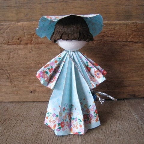 Sale.. 3d standing origami doll.. Flower Girl in blue.. Japanese paper folding art.. Great for gift, or cake topper