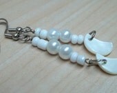 Sale White moon shell beads Earrings Pale moonlight