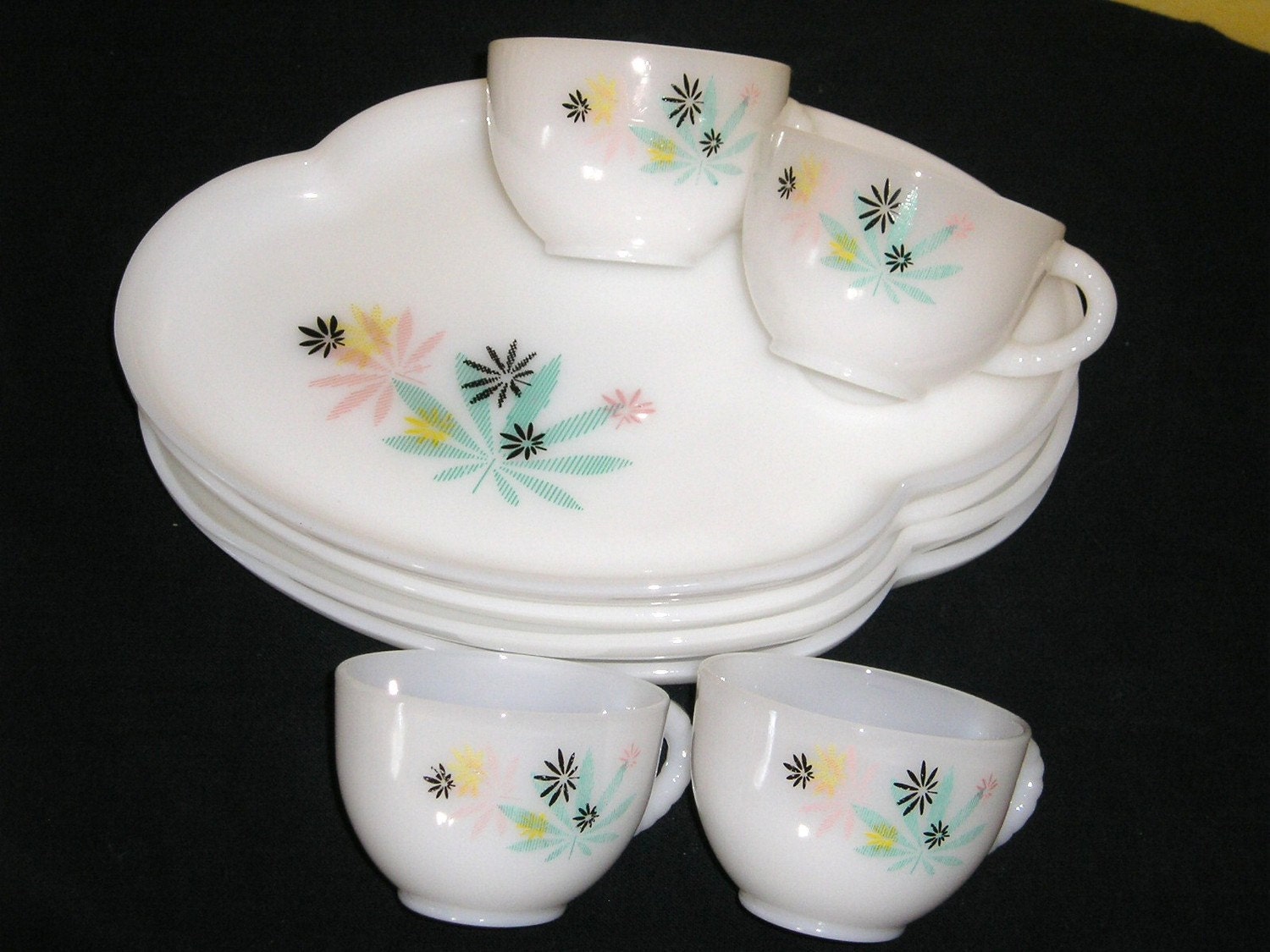 Vintage Federal Snack Set, 8 Pieces and Perfect, 4 Sets