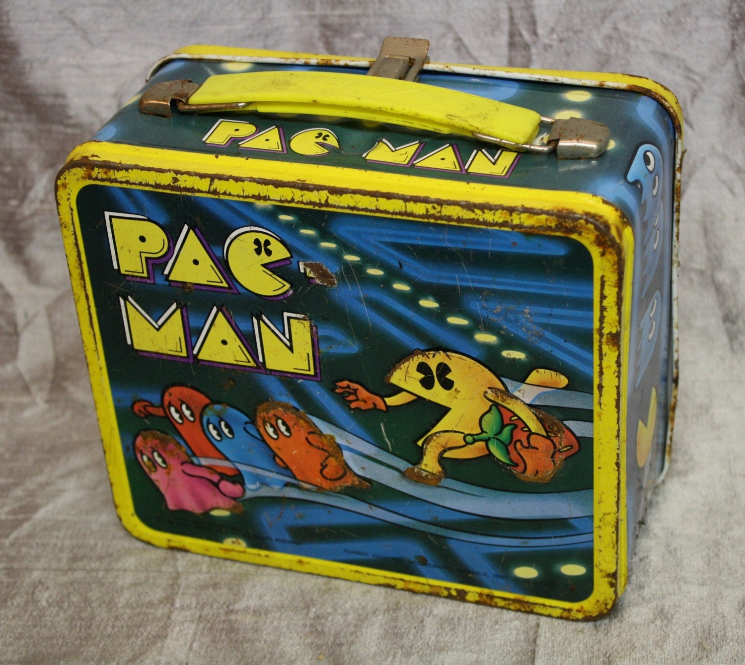 Vintage Metal Pac Man Lunch Box by eveningangel on Etsy