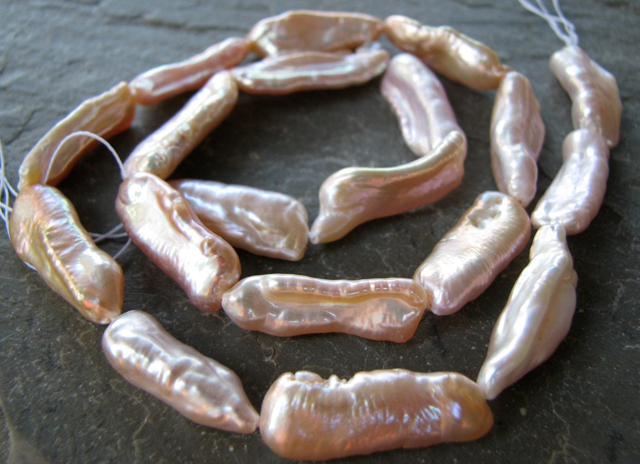 High Quality Freshwater Biwa Pearls, half strand, 12 Pearls, 13-16.5mm (embp1)