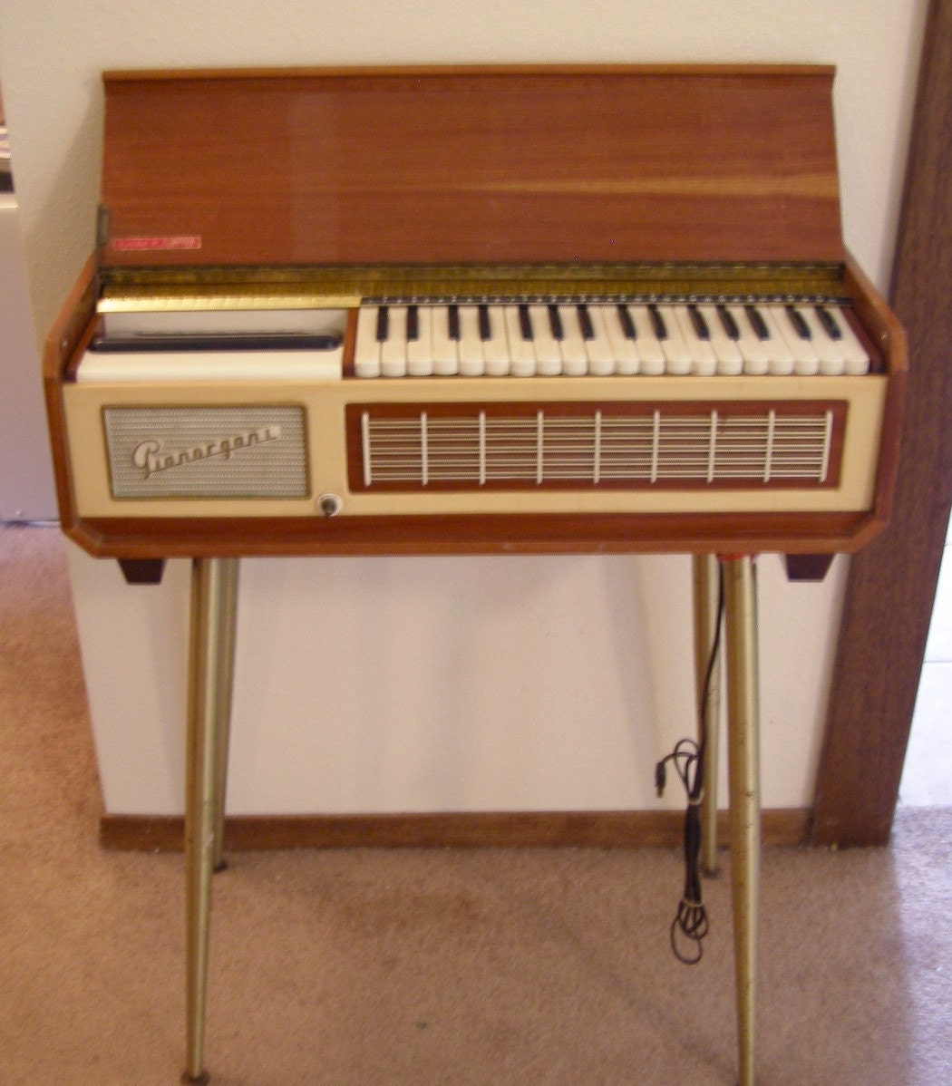 Vintage Electric Organ 71