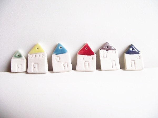 Porcelain houses set of 16 pendant