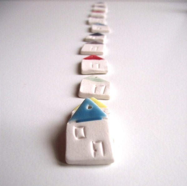 Porcelain houses set of 16 pendant